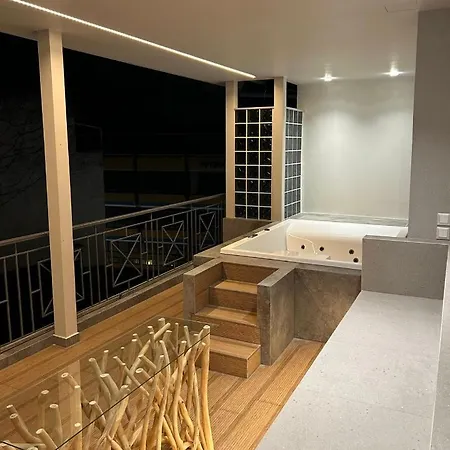 Maison De Luxx , Luxury With Jacuzzi A6