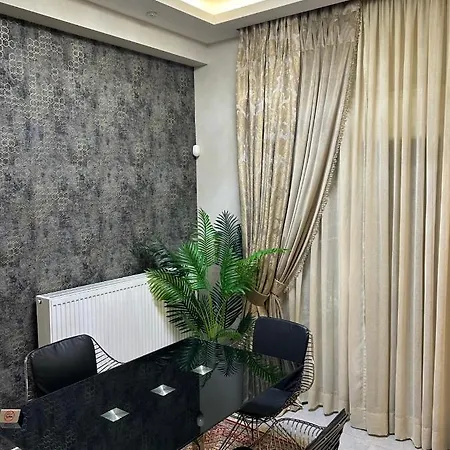 Maison De Luxx , Luxury With Jacuzzi A6 Apartment